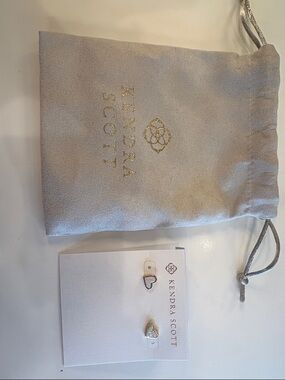 Kendra Scott Gold Heart Stud Earrings with White Mother-of-Pearl Center